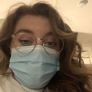 Meet your Posher, Kassandra